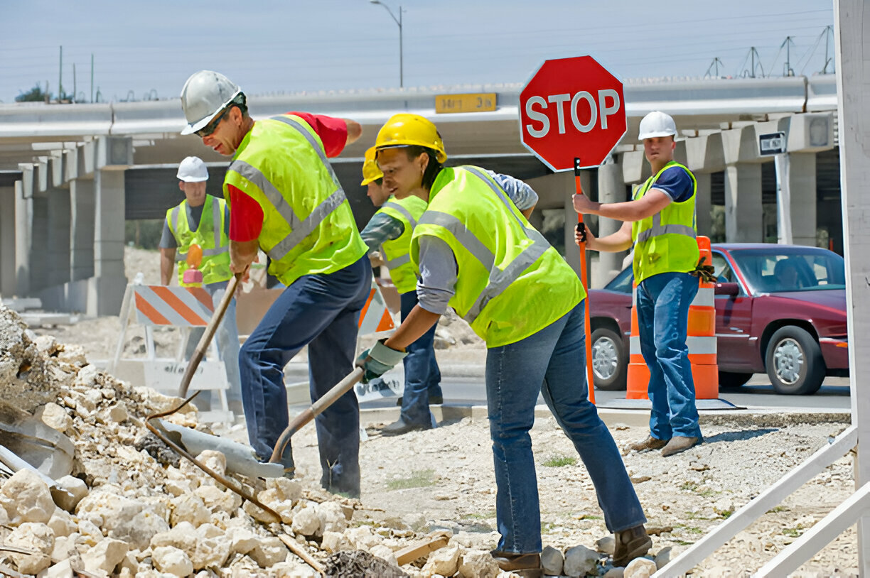 An Opportunity to Get Paid $25,000 to Relocate to the USA via the Construction Visa Program